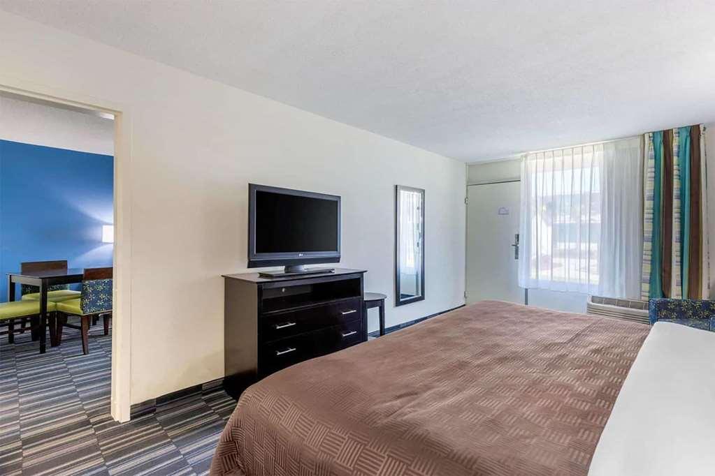 Days Inn And Suites By Wyndham Oxford Bilik gambar