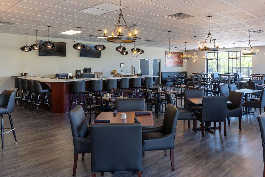 Days Inn And Suites By Wyndham Oxford Restoran gambar